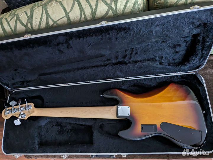 5-струнная бас-гитара Fender Squier Deluxe Jazz