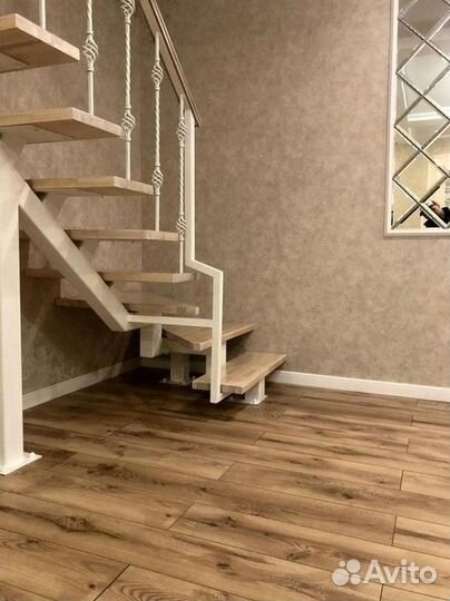 Лестница на второй этаж под ключ