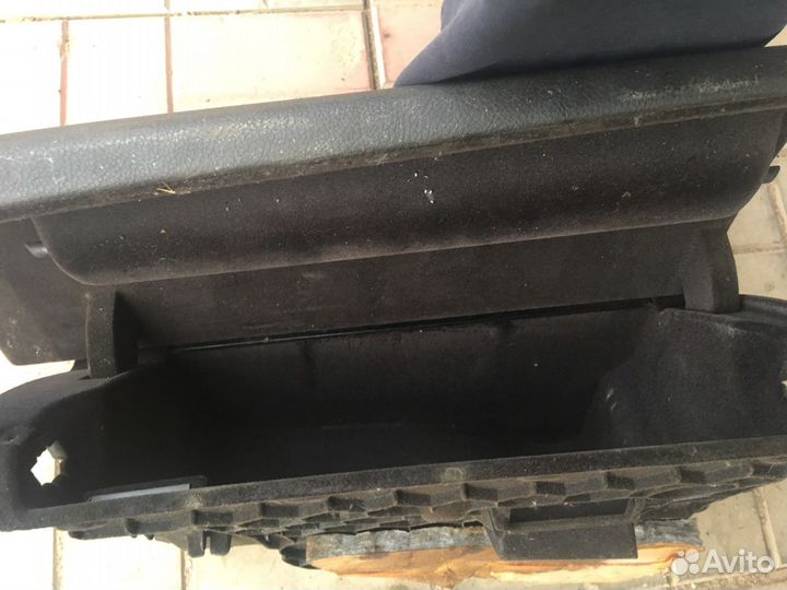 Bmw f30/32 пассажирский бардачкек