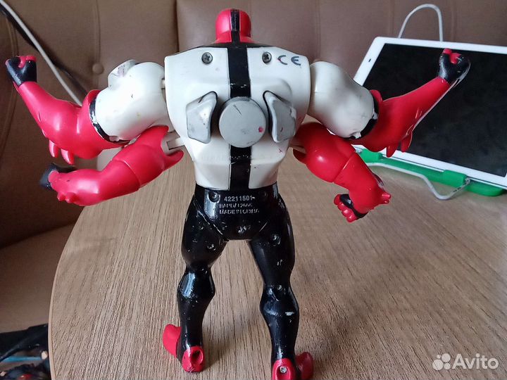 Четырехрукий пришелец Силач Ben 10