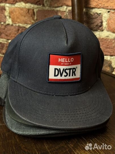 Снепбеки, кепки с прямым козырьком