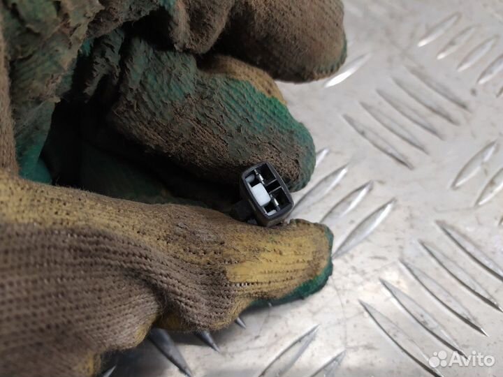 Кулак поворотный передний левый L