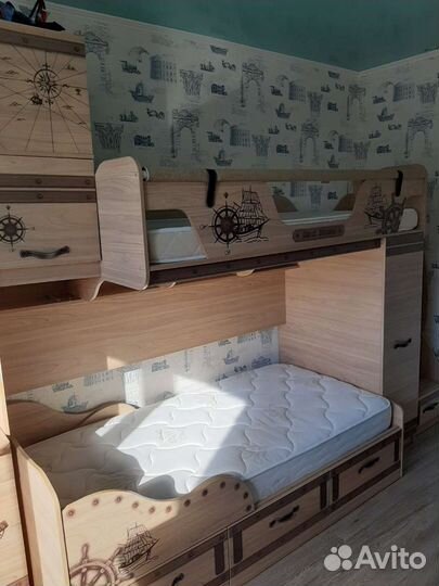 Двухъярусная кровать