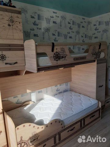 Двухъярусная кровать