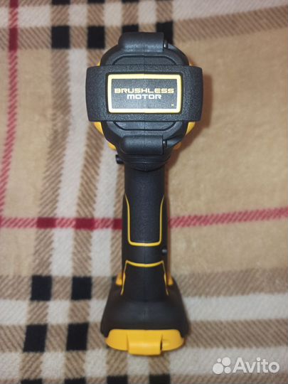 Аккумуляторный гайковёрт Dewalt DCF892(оригинал)