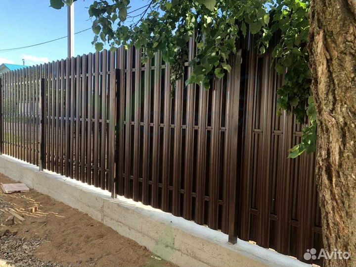 Забор из штакетника