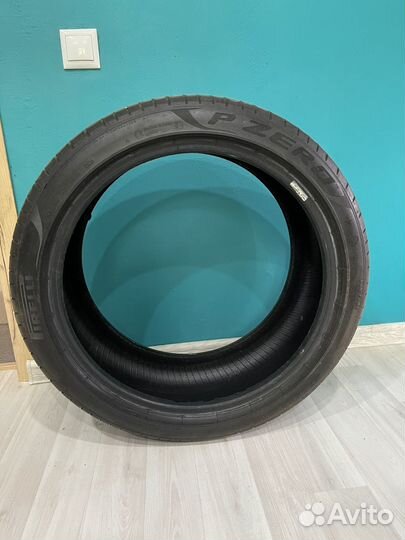 Pirelli P Zero PZ4 275/35 R19 100Y