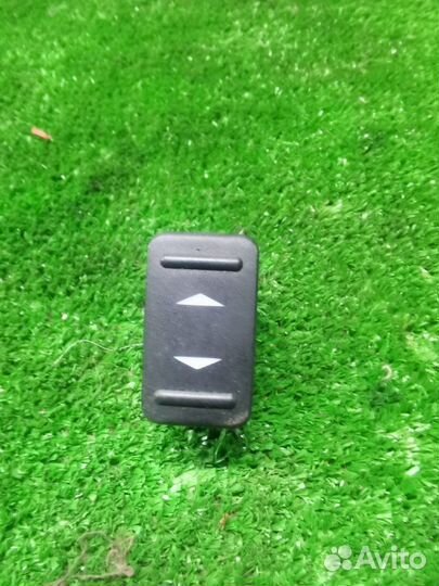 Кнопка стеклоподъемника передняя правая Ford