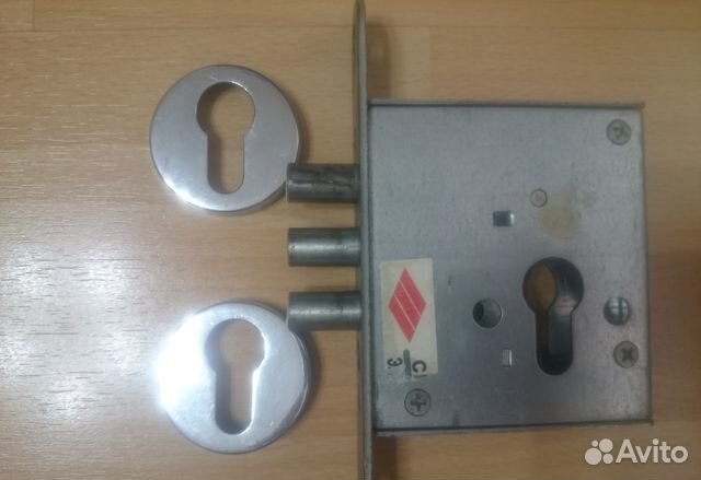 Цилиндр Cisa AP4S, 2 замка и 2 девиатора