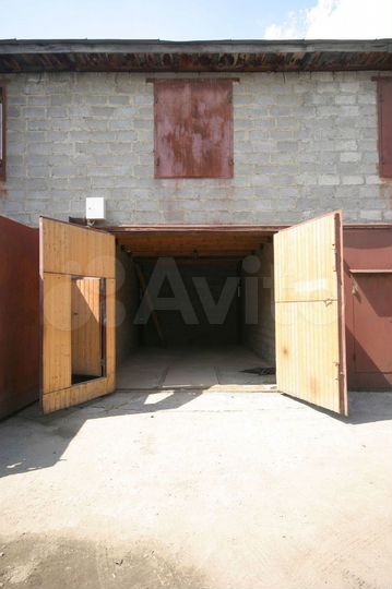 Гараж, > 30 м²