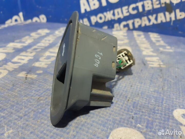 Кнопка открывания багажника Hyundai Sonata 4 седан