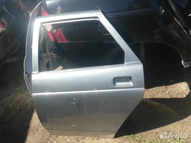 Задняя левая дверь приора серого цвета