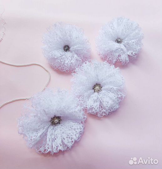 Белые, кружевные бантики