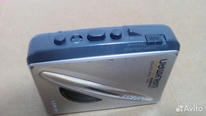 Кассетный плеер Sony Walkman