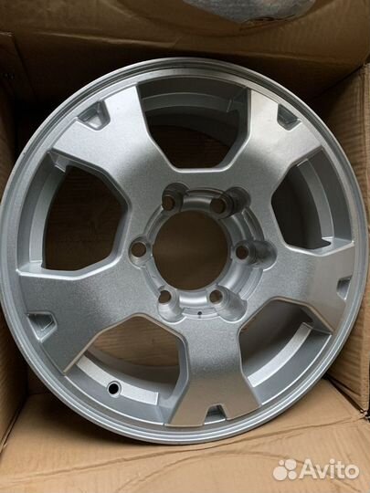 Диски новые на тойота prado hilux