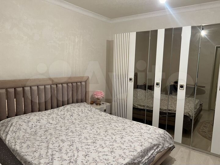 Дом 200 м² на участке 5 сот.