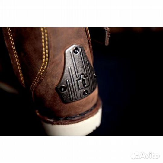 Металлический значок Icon 1000 Antique