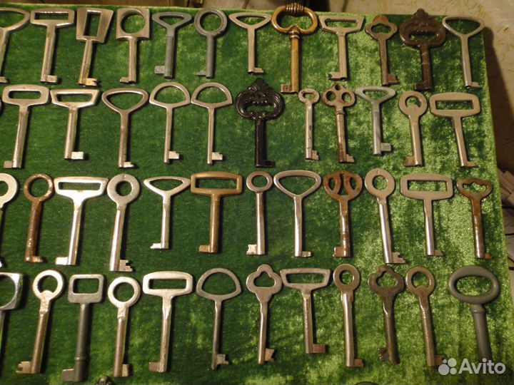 Старинные Ключи от серванта комода Мебельный Ключ