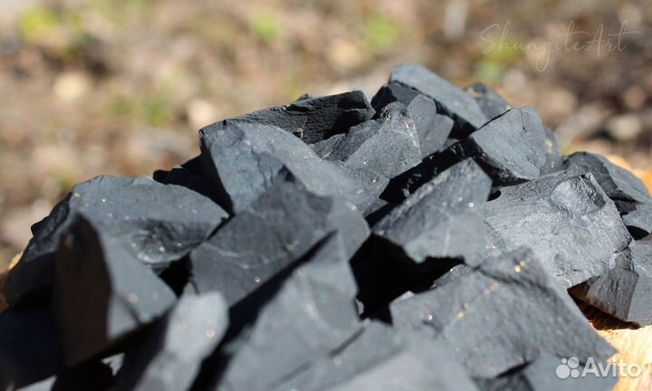 Карельский шунгит камень