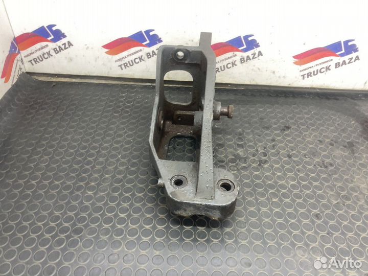 Кронштейн рессоры правый передний