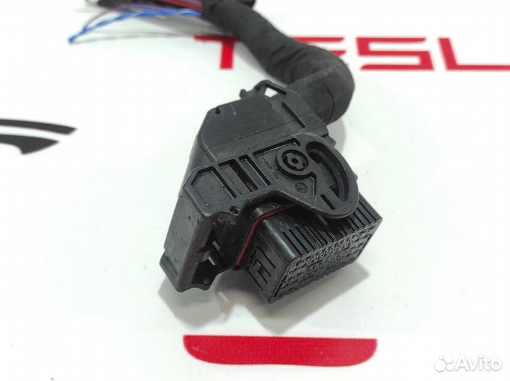 Разъем (фишка) проводки Tesla Model X рест. 2022