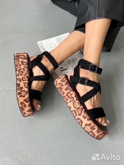 Босоножки 39р новые