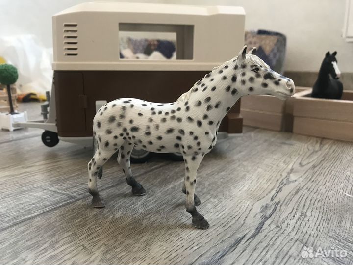 Фигурки лошадей schleich