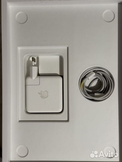 Macbook pro 13 2020 m1