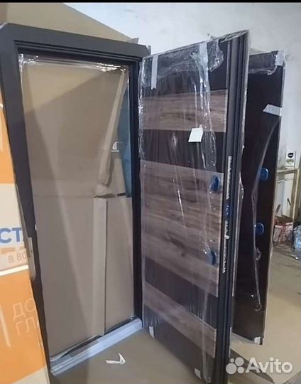 Входные двери со склада