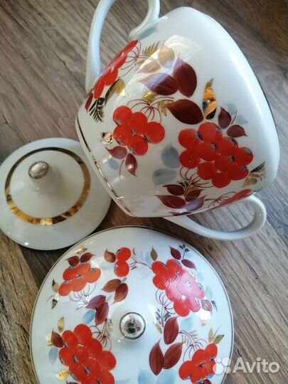 Сахарница Красный фарфорист Полонное