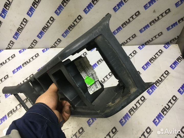 Центральная консоль Шкода Октавия А5 лифтбэк