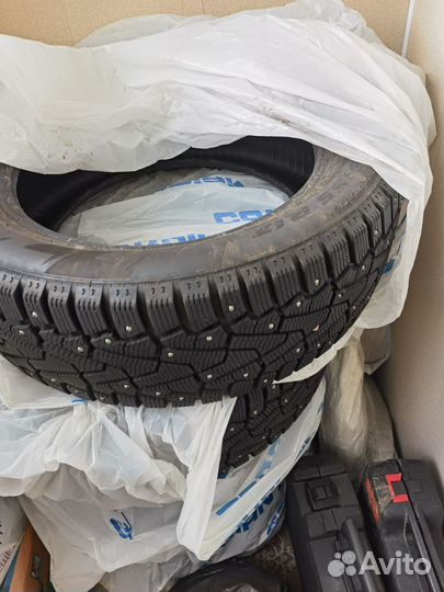 Pirelli Winter Ice Zero 215/55 R17 98T