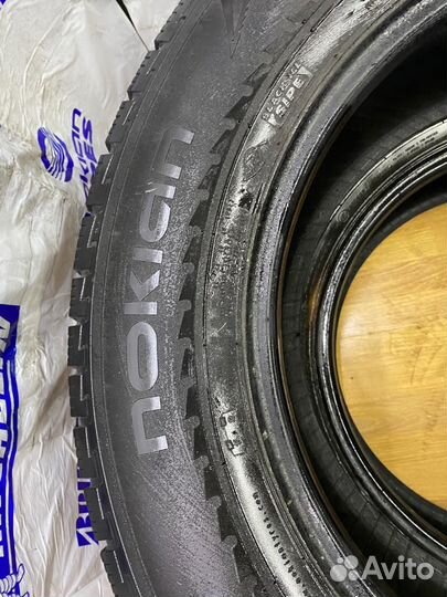 Nokian Tyres Hakkapeliitta R SUV 235/65 R17