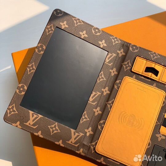 Блокнот с power bank LOuis Vuitton