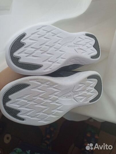 Новые кроссовки для мальчика 25 р-р