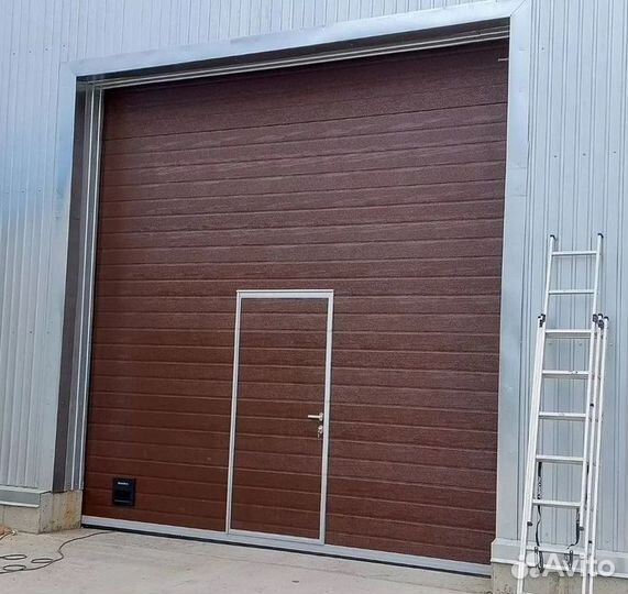 Секционные ворота