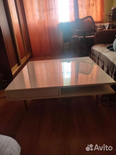 Журнальный столик IKEA