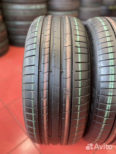 Pirelli P Zero PZ4 245/40 R19 98Y