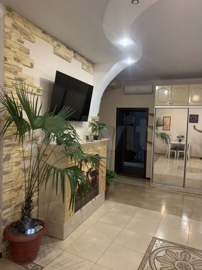 2-к. квартира, 65 м², 1/4 эт.