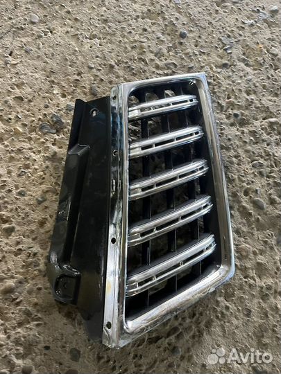 Решетка радиатора Mitsubishi Pajero Sport II