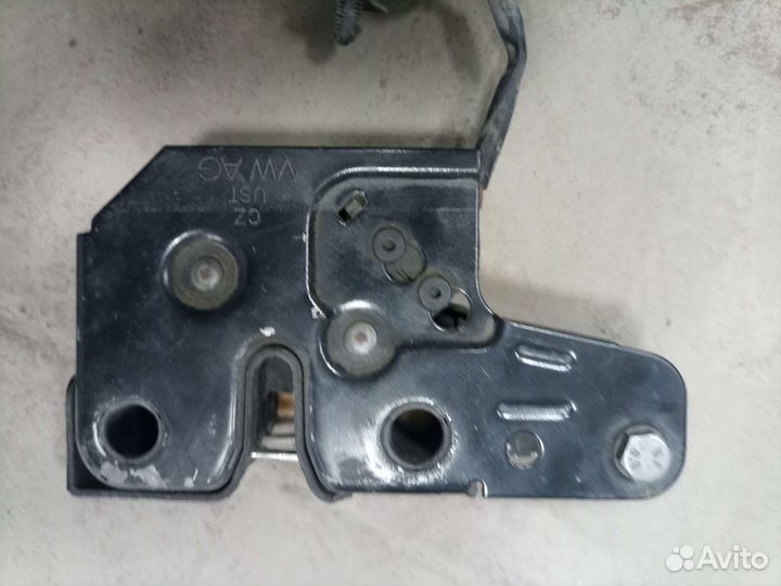 Замок капота Туарег