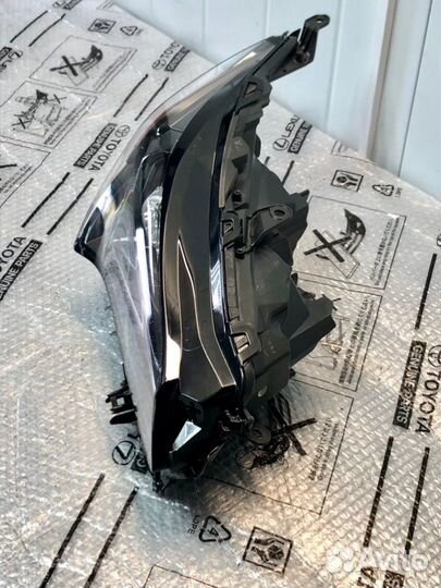 Фара светодиодная передняя правая Lexus Nx