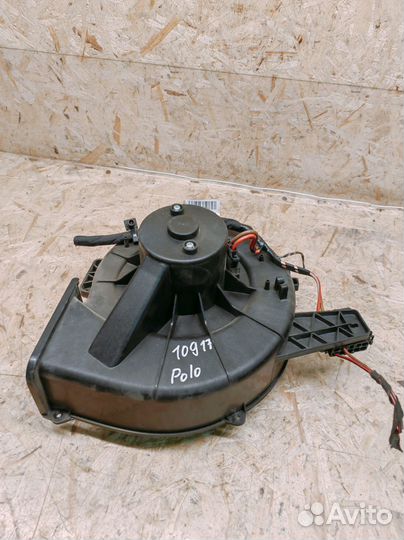 Моторчик отопителя Volkswagen Polo