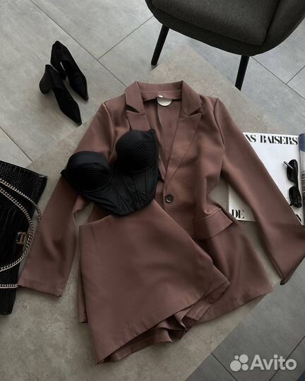 Костюм женский