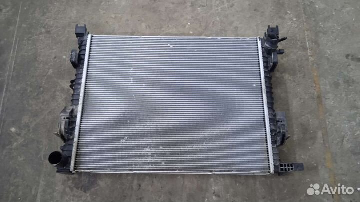 Радиатор охлаждения двигателя Renault Kaptur