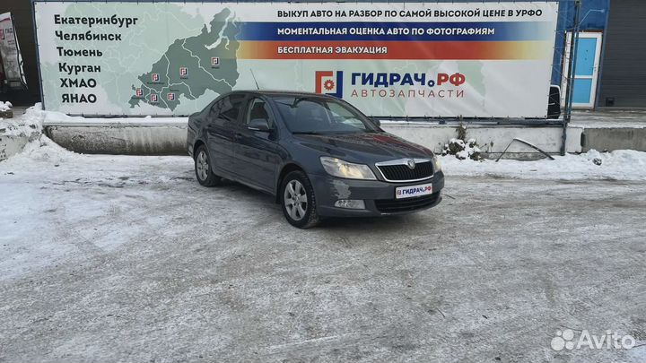 Датчик парковки Skoda Octavia (A5) 3C0919275sgru