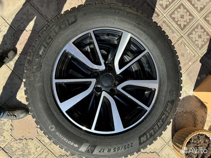 Колеса Michelin X-Ice North 4 SUV 225/65 R17 106T