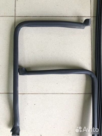 Уплотнители капота Bmw 5 E39