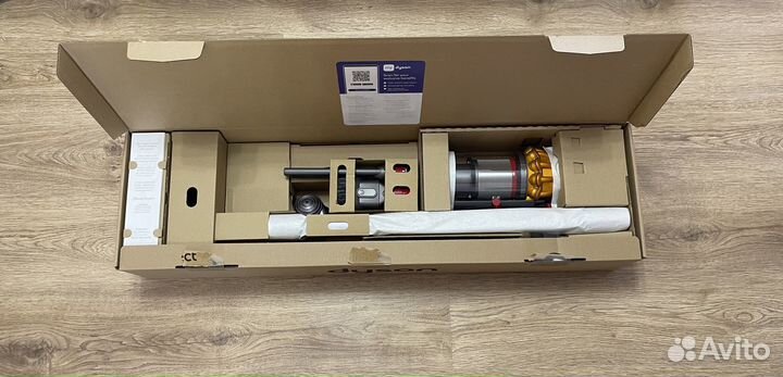 Пылесос Dyson V15 Detect Absolute. 6 насадок