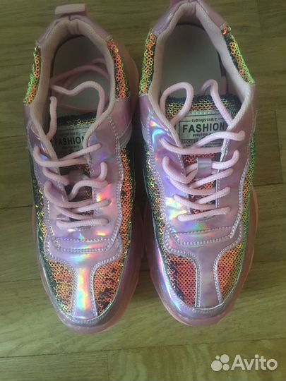 Кроссовки женские 38 размер новые